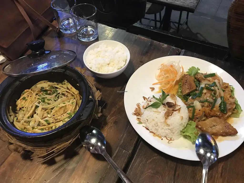 Nh&agrave; h&agrave;ng Red Chilli Huế - Điểm hẹn ẩm thực l&atilde;ng mạn giữa l&ograve;ng xứ Huế 4