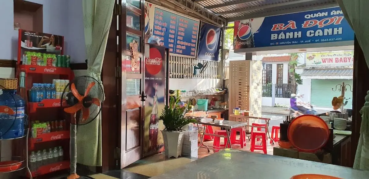 Oanh tạc qu&aacute;n b&aacute;nh canh b&agrave; Đợi thơm ngon lẫy lừng xứ Huế 3