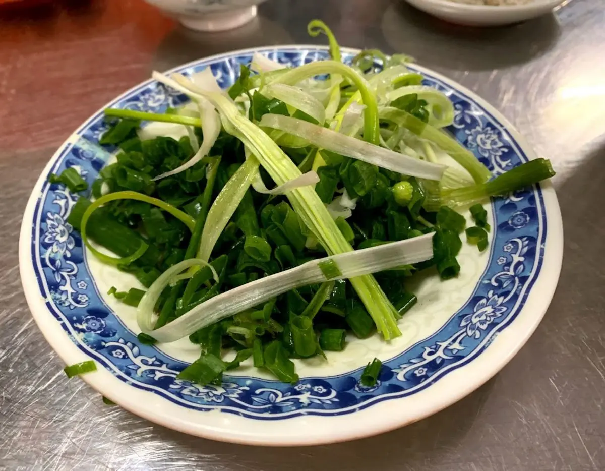 Oanh tạc qu&aacute;n b&aacute;nh canh b&agrave; Đợi thơm ngon lẫy lừng xứ Huế 11