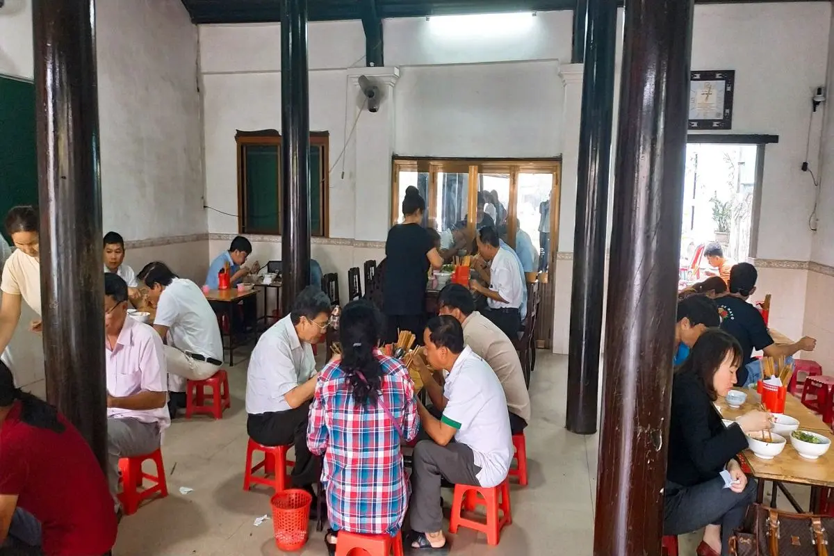 Qu&aacute;n mệ K&eacute;o - Kh&aacute;m ph&aacute; qu&aacute;n b&uacute;n b&ograve; Huế 70 năm lu&ocirc;n đ&ocirc;ng nghẹt kh&aacute;ch ở v&ugrave;ng đất Cố đ&ocirc; 6