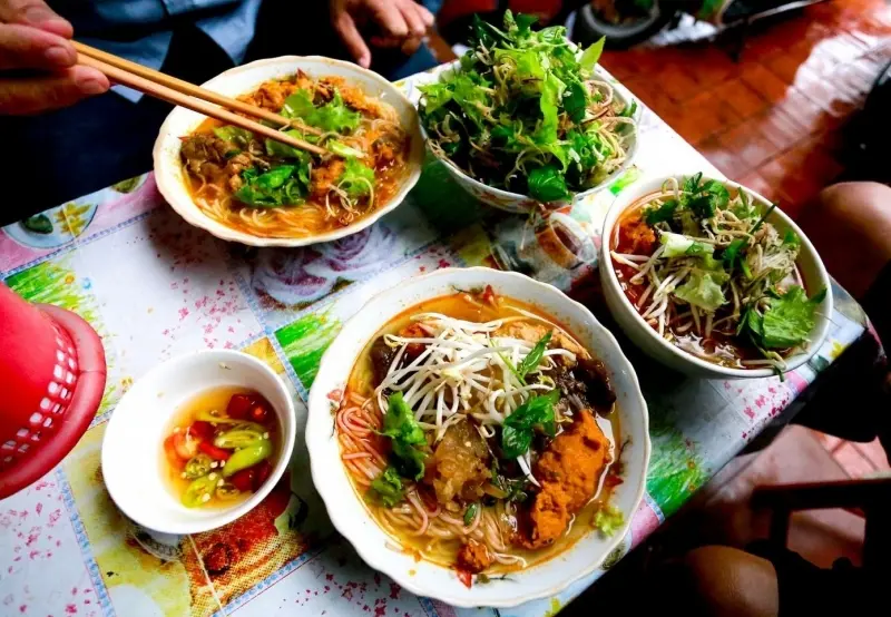 Qu&aacute;n mệ K&eacute;o - Kh&aacute;m ph&aacute; qu&aacute;n b&uacute;n b&ograve; Huế 70 năm lu&ocirc;n đ&ocirc;ng nghẹt kh&aacute;ch ở v&ugrave;ng đất Cố đ&ocirc; 4