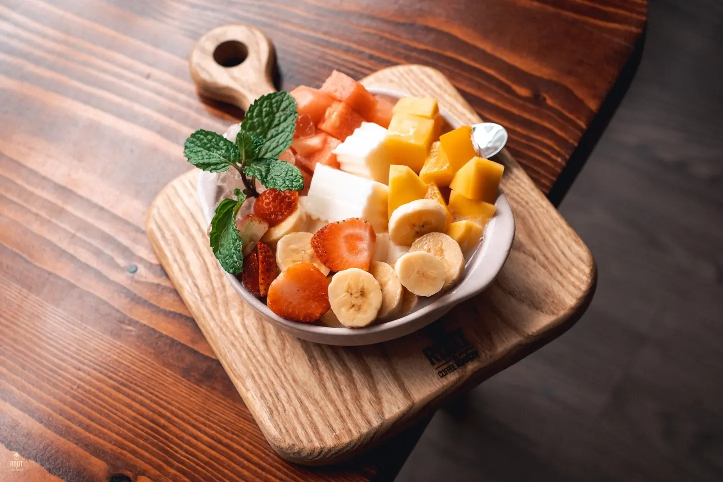 Root Cafe - Qu&aacute;n c&agrave; ph&ecirc; đậm chất nghệ sĩ giữa đất cố đ&ocirc; 9