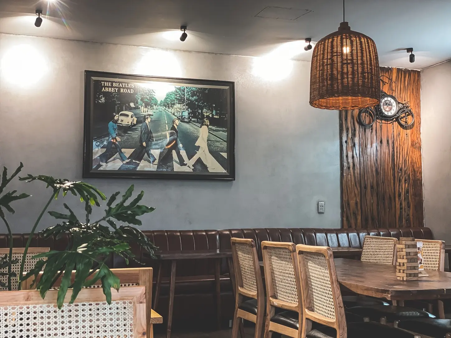 Root Cafe - Qu&aacute;n c&agrave; ph&ecirc; đậm chất nghệ sĩ giữa đất cố đ&ocirc; 5