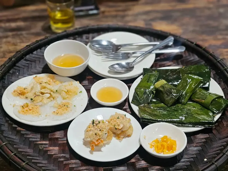 Thưởng thức b&aacute;nh bột lọc Huế: Tinh hoa ẩm thực Cố đ&ocirc; 8