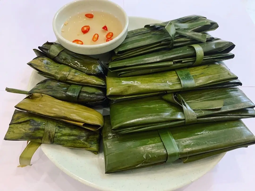 Thưởng thức B&aacute;nh nậm Huế v&agrave; cảm nhận hương vị d&acirc;n d&atilde; cực hấp dẫn 4