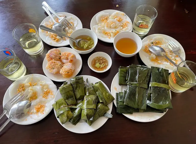 Thưởng thức B&aacute;nh nậm Huế v&agrave; cảm nhận hương vị d&acirc;n d&atilde; cực hấp dẫn 8
