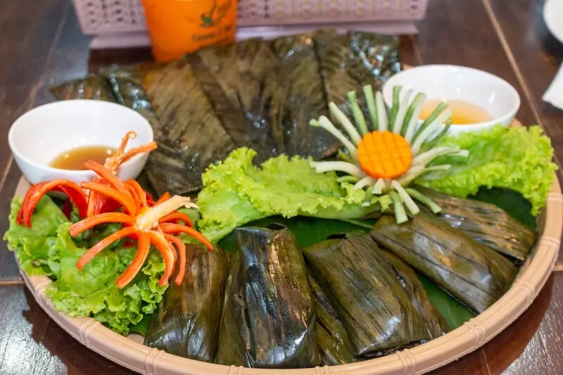 Thưởng thức B&aacute;nh nậm Huế v&agrave; cảm nhận hương vị d&acirc;n d&atilde; cực hấp dẫn 17