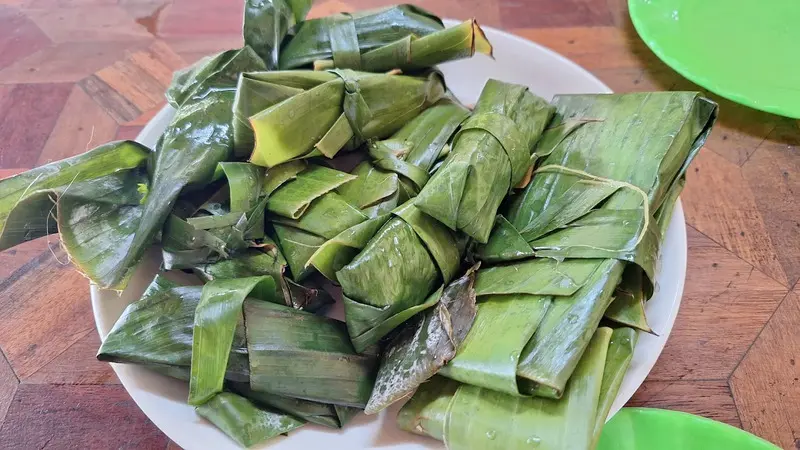Thưởng thức B&aacute;nh nậm Huế v&agrave; cảm nhận hương vị d&acirc;n d&atilde; cực hấp dẫn 14