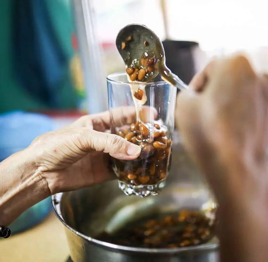 T&igrave;m về những ng&agrave;y thơ ấu rong ruổi c&ugrave;ng m&oacute;n Ch&egrave; &Ocirc;ng Lạc Huế thơm ngon 5
