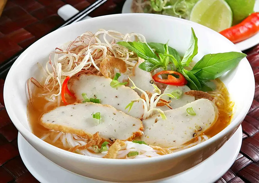 Tổng hợp những m&oacute;n ăn s&aacute;ng Huế d&acirc;n d&atilde; m&agrave; kh&ocirc;ng k&eacute;m phần thơm ngon 6