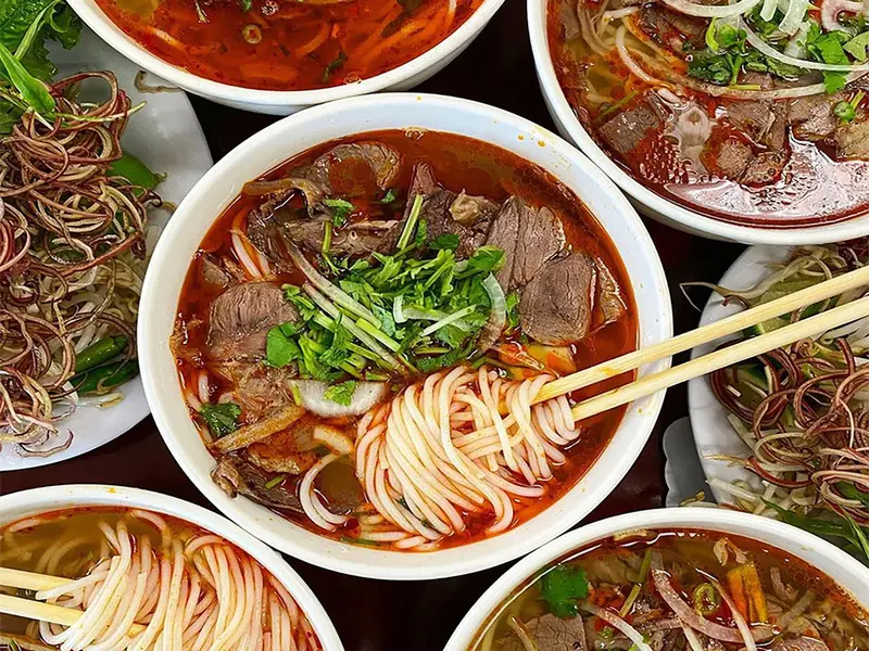 TOP 10 đặc sản Huế, tinh hoa ẩm thực n&ecirc;n thử tại đất cố đ&ocirc; 2