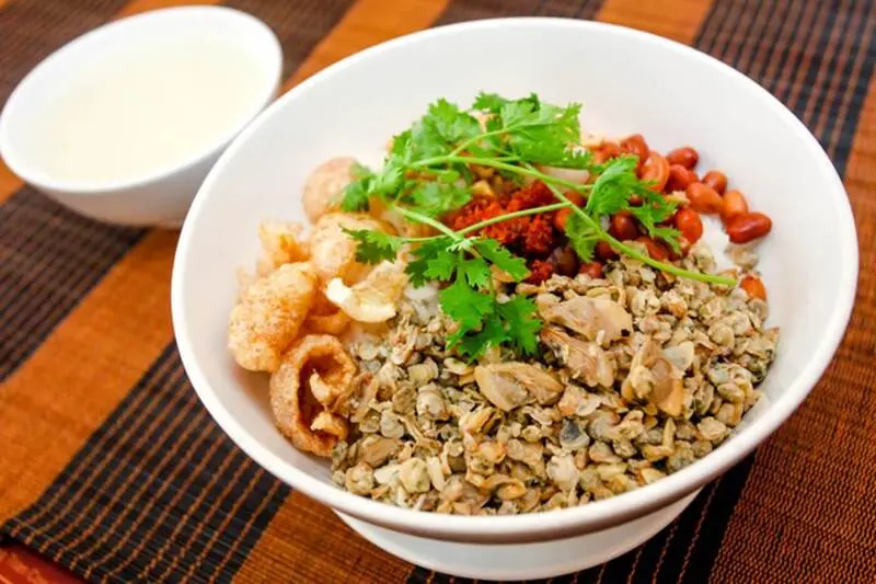 TOP 10 đặc sản Huế, tinh hoa ẩm thực n&ecirc;n thử tại đất cố đ&ocirc; 11