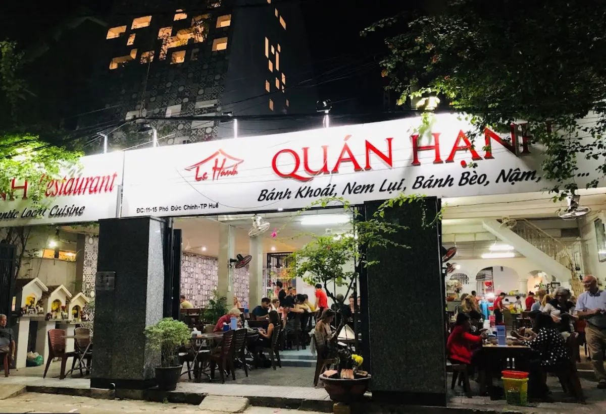 Về Cố đ&ocirc;, nhớ gh&eacute; qu&aacute;n b&aacute;nh kho&aacute;i Hạnh để thưởng thức hương vị xứ Huế khiến du kh&aacute;ch xi&ecirc;u l&ograve;ng 3