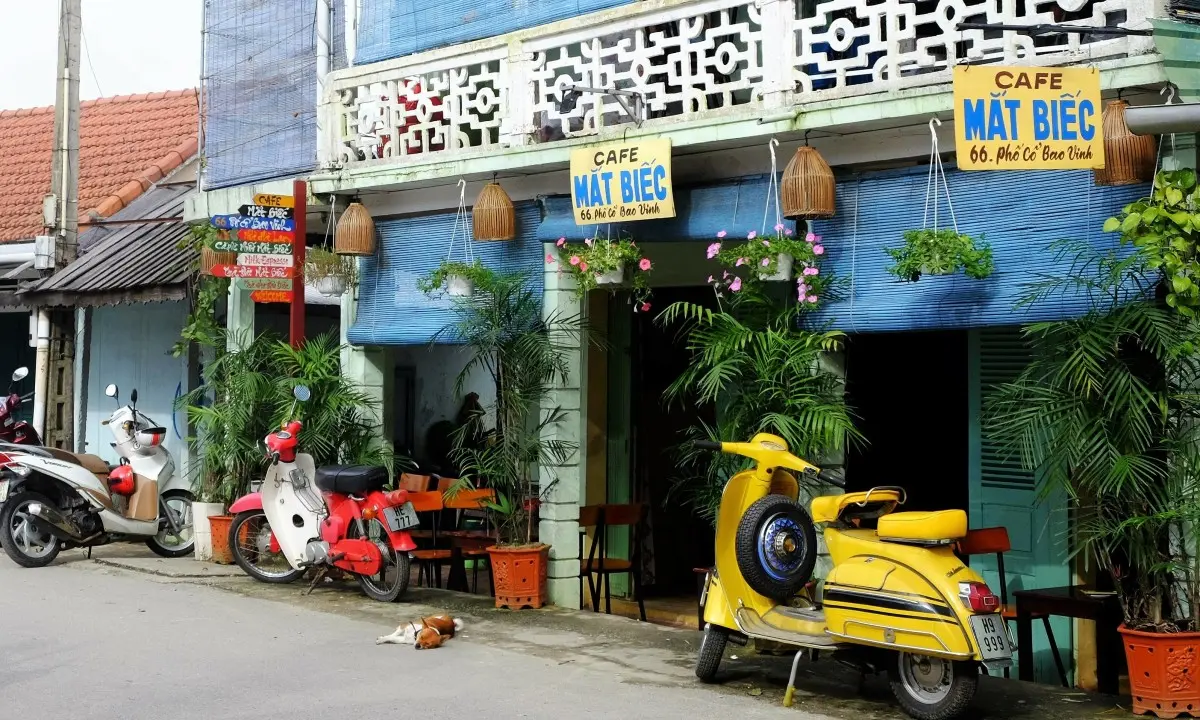 Đến tiệm cà phê Mắt Biếc để ngắm nhìn căn nhà của Hà Lan