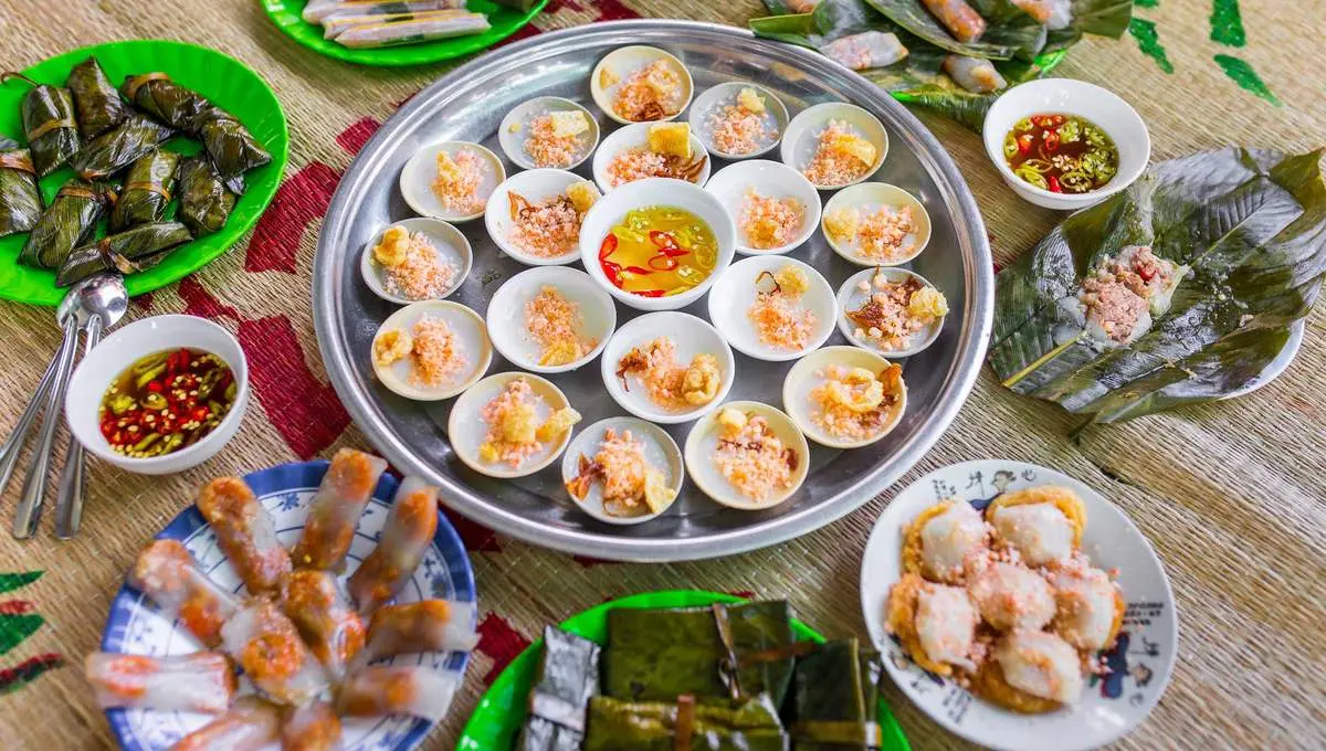 Quán Bánh Bà Chi 1964 - Hương vị Huế nồng đượm trong từng chiếc bánh