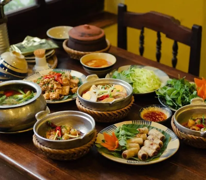 Top 17 nhà hàng cơm niêu Huế ngon nức tiếng, ai cũng muốn thử