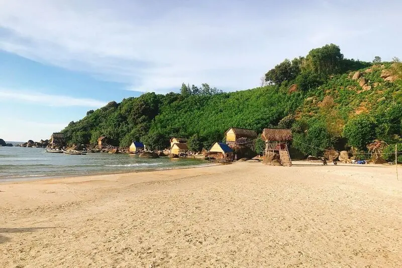 10 b&atilde;i biển Huế đẹp mang hơi thở xanh m&aacute;t trong l&agrave;nh 4