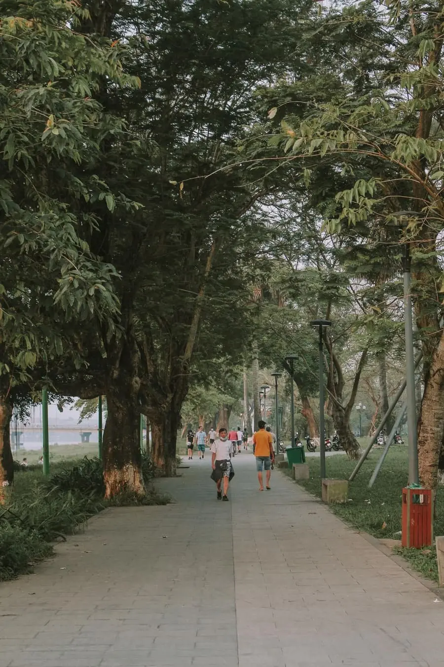 Cầu Trường Tiền, địa danh nổi tiếng c&ugrave;ng vẻ đẹp n&ecirc;n thơ 4