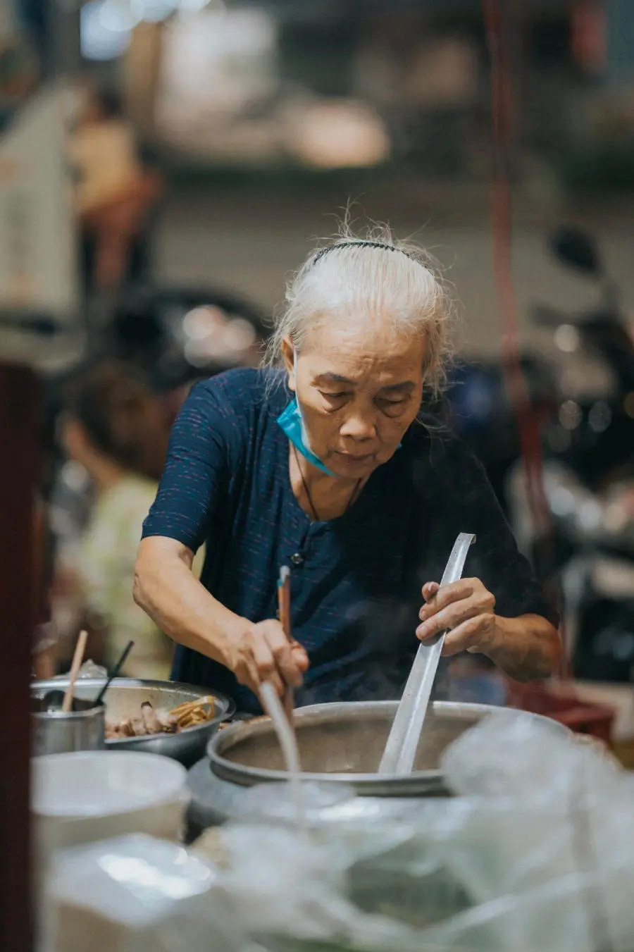 Chợ Đ&ocirc;ng Ba v&agrave; nếp sống nhộn nhịp của Huế khi đ&ecirc;m về 7