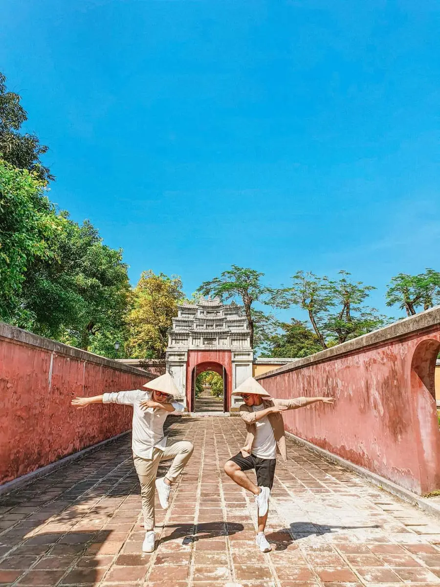 C&ugrave;ng bạn th&acirc;n Kh&aacute;m ph&aacute; Huế v&agrave; đem về bộ ảnh sống ảo triệu view 2