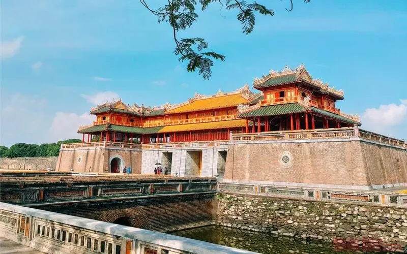 C&ugrave;ng MIA.vn kh&aacute;m ph&aacute; du lịch Huế 30/4, 01/5 c&oacute; g&igrave; hot 3