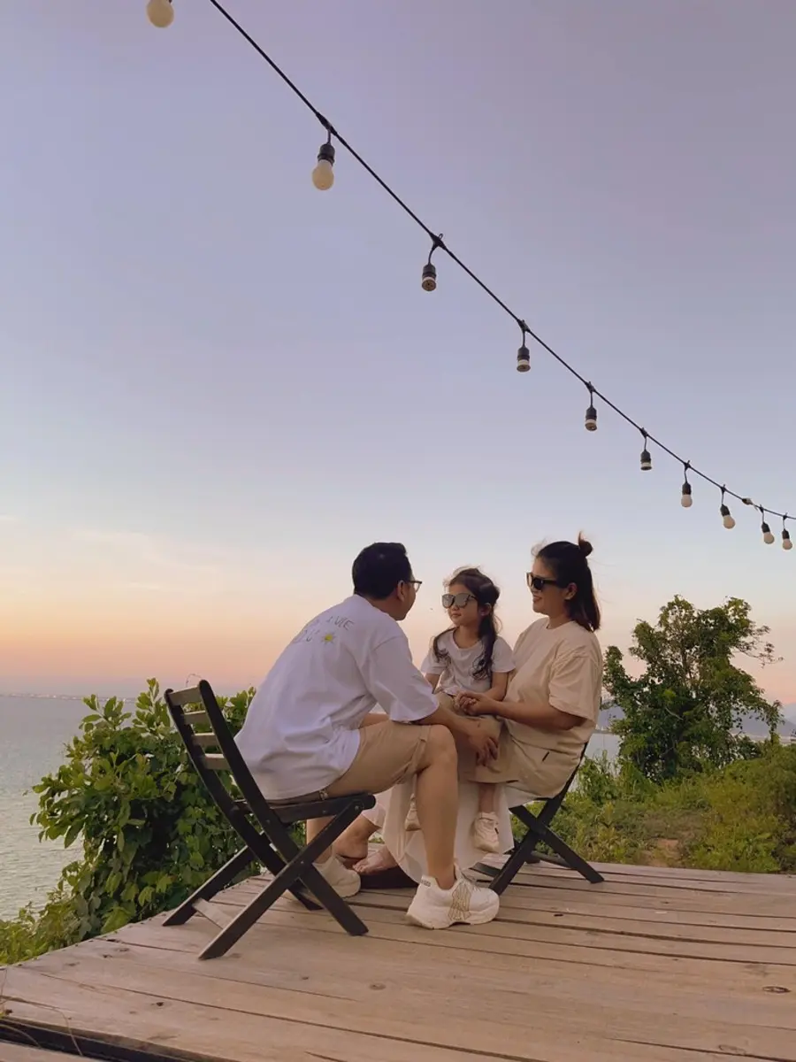 Ho&agrave;ng h&ocirc;n tr&ecirc;n Đ&egrave;o Hải V&acirc;n, vẻ đẹp thơ mộng đầy t&igrave;nh tứ 2