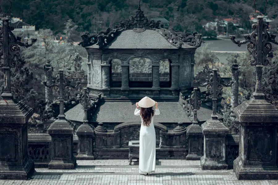 Lăng Khải Định và vẻ đẹp huyền bí xen lẫn nét cổ kính 9