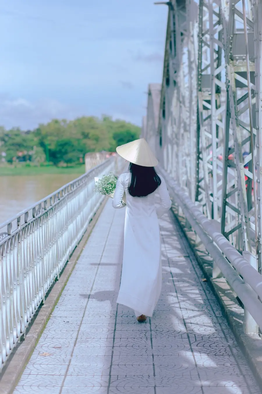 Một sớm b&ecirc;n Cầu Trường Tiền, n&eacute;t đẹp thơ mộng biểu trưng của chốn Thiền Kinh 6