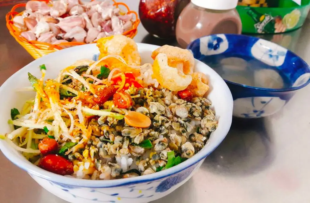 M&ugrave;a mưa ở Huế kh&ocirc;ng c&ograve;n buồn khi c&oacute; những trải nghiệm th&uacute; vị 6