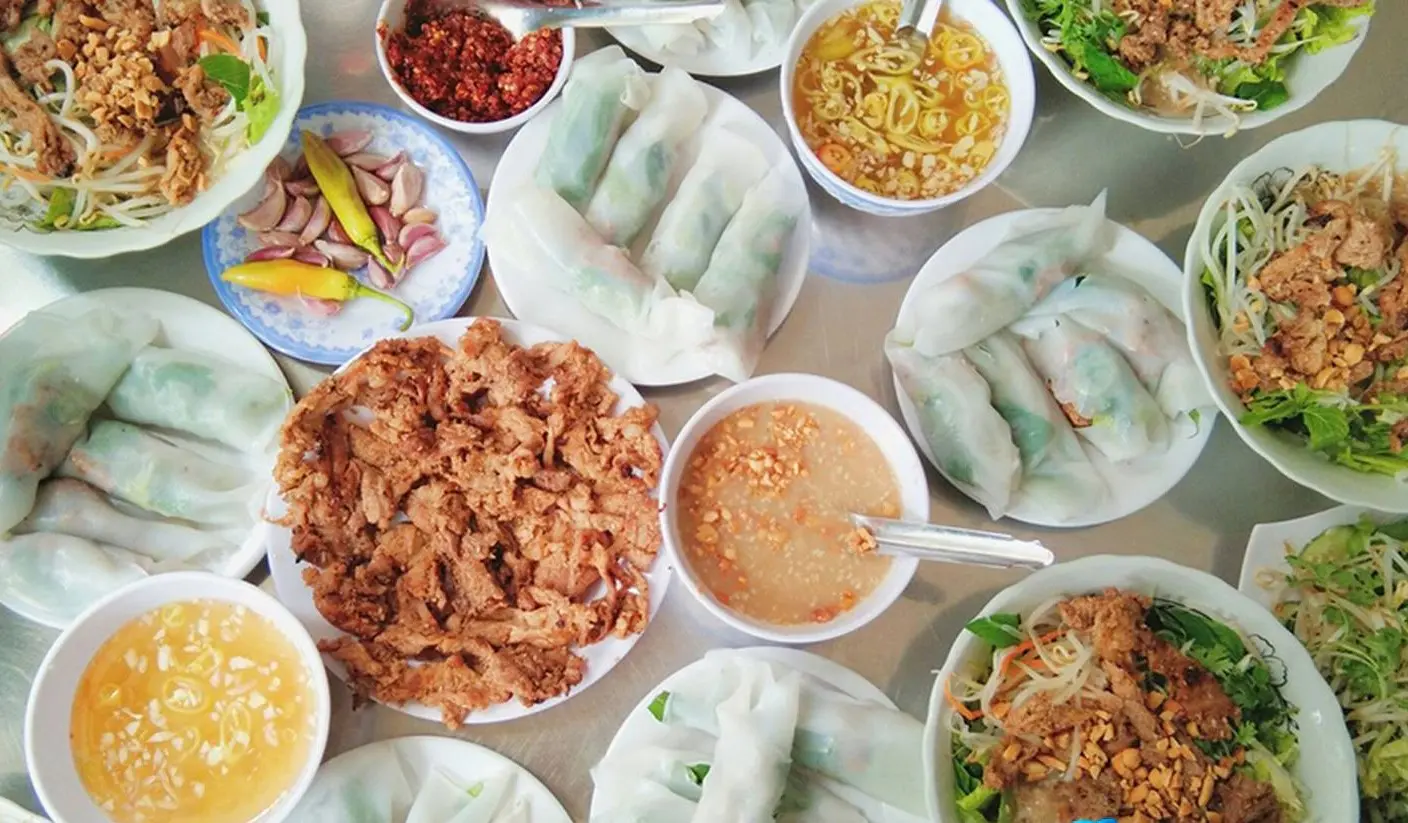 Nên ăn gì và đi đâu khi review du lịch Huế 1 ngày 8