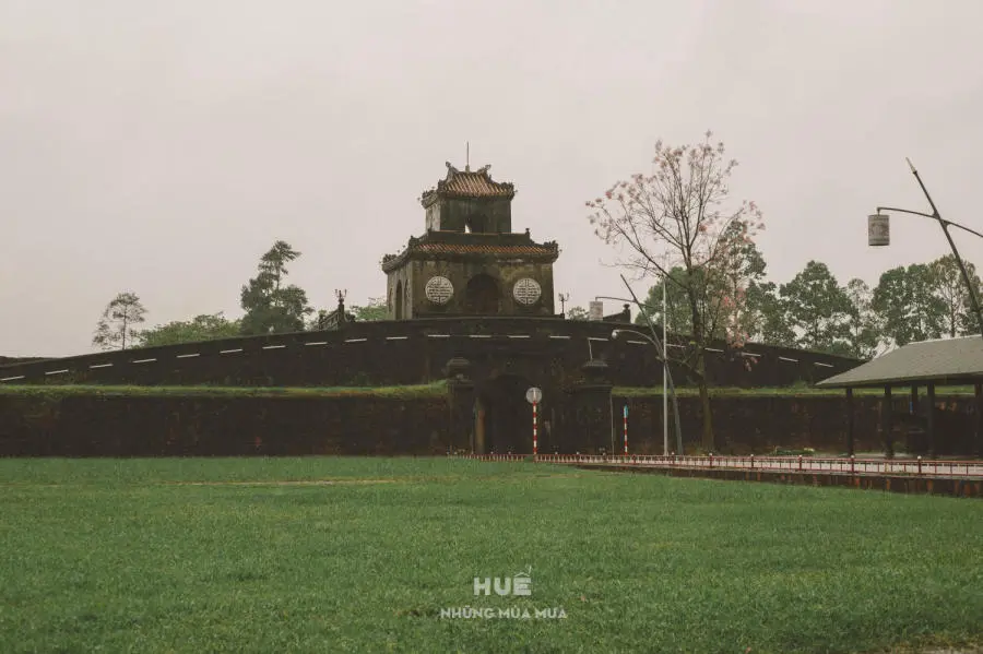 Ngắm nh&igrave;n Huế những m&ugrave;a mưa buồn man m&aacute;c 8