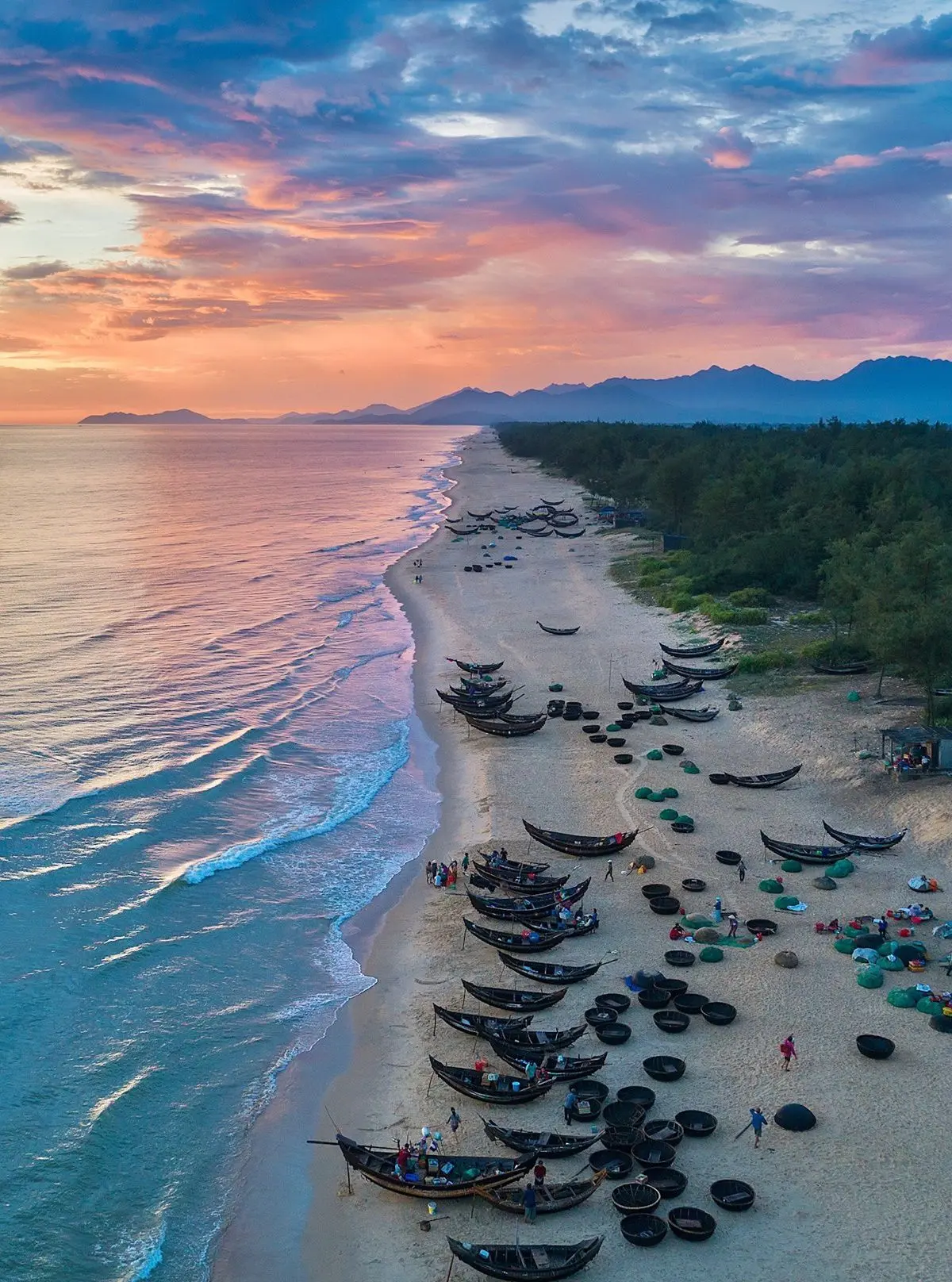 Review b&atilde;i biển ở Huế mộng mơ c&oacute; g&igrave; th&uacute; vị? 8