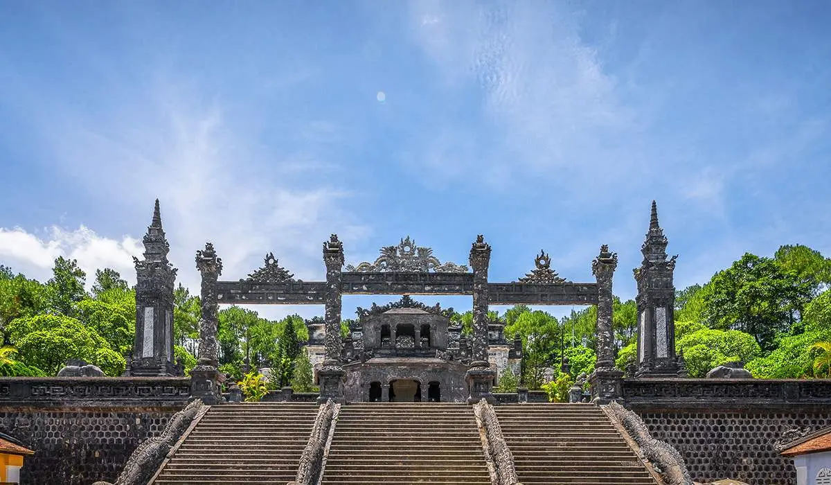 Review du lịch Huế 3 ng&agrave;y 2 đ&ecirc;m xuất ph&aacute;t từ Hội An 7