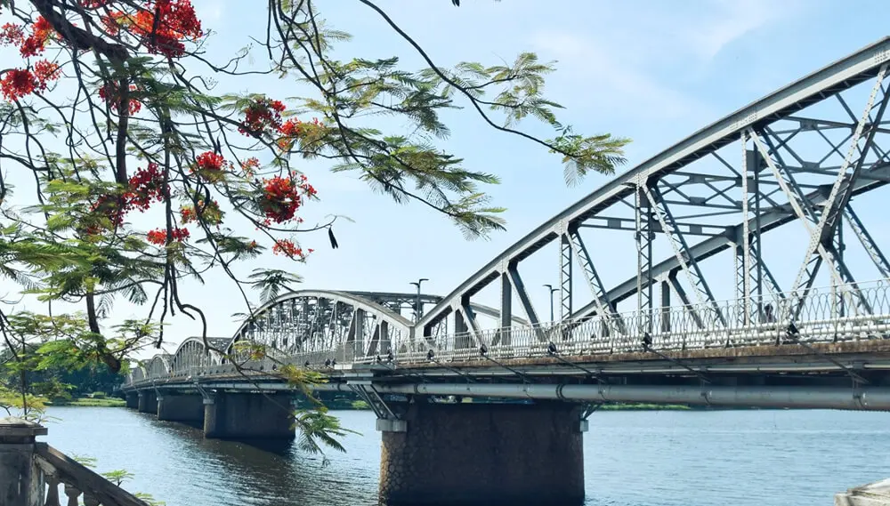 Review du lịch Huế 3 ng&agrave;y 2 đ&ecirc;m xuất ph&aacute;t từ Hội An 5