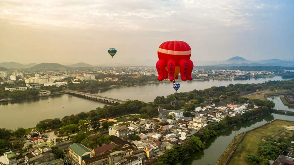 Ấn tượng Lễ hội khinh khí cầu Huế rực rỡ sắc màu