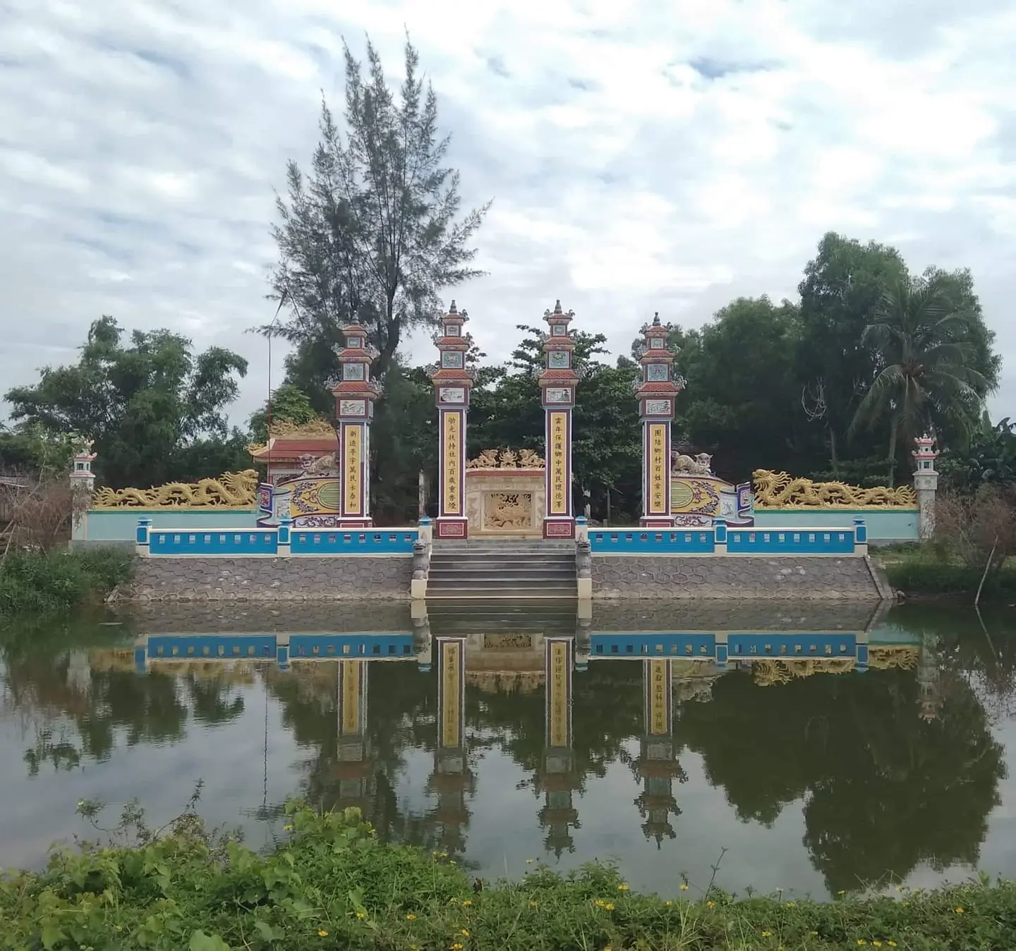 H&ograve;a c&ugrave;ng kh&ocirc;ng gian linh đ&igrave;nh của lễ hội l&agrave;ng b&uacute;n Ph&uacute; Đ&ocirc; tại l&agrave;ng V&acirc;n C&ugrave; Huế 3