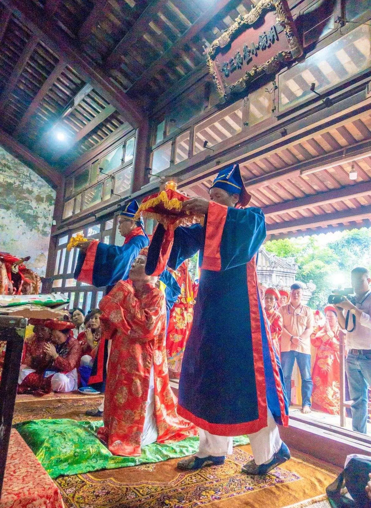 Lễ điện H&ograve;n Ch&eacute;n - Sự kết hợp h&agrave;i h&ograve;a giữa t&iacute;n ngưỡng d&acirc;n gian v&agrave; nghi thức cung đ&igrave;nh 13
