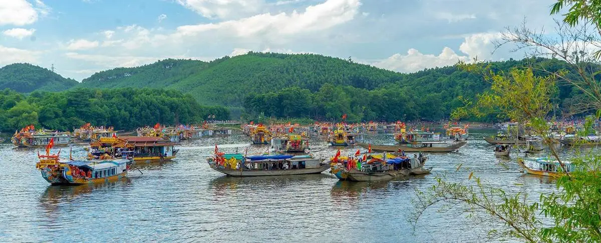 Lễ điện H&ograve;n Ch&eacute;n - Sự kết hợp h&agrave;i h&ograve;a giữa t&iacute;n ngưỡng d&acirc;n gian v&agrave; nghi thức cung đ&igrave;nh 6