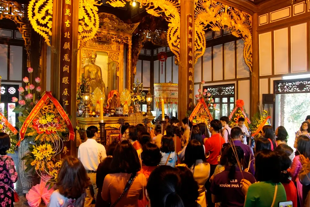 Lễ hội đền Huyền Tr&acirc;n C&ocirc;ng Ch&uacute;a - Lễ hội Tưởng nhớ c&aacute;c bậc tiền nh&acirc;n tại Thừa Thi&ecirc;n - Huế 5