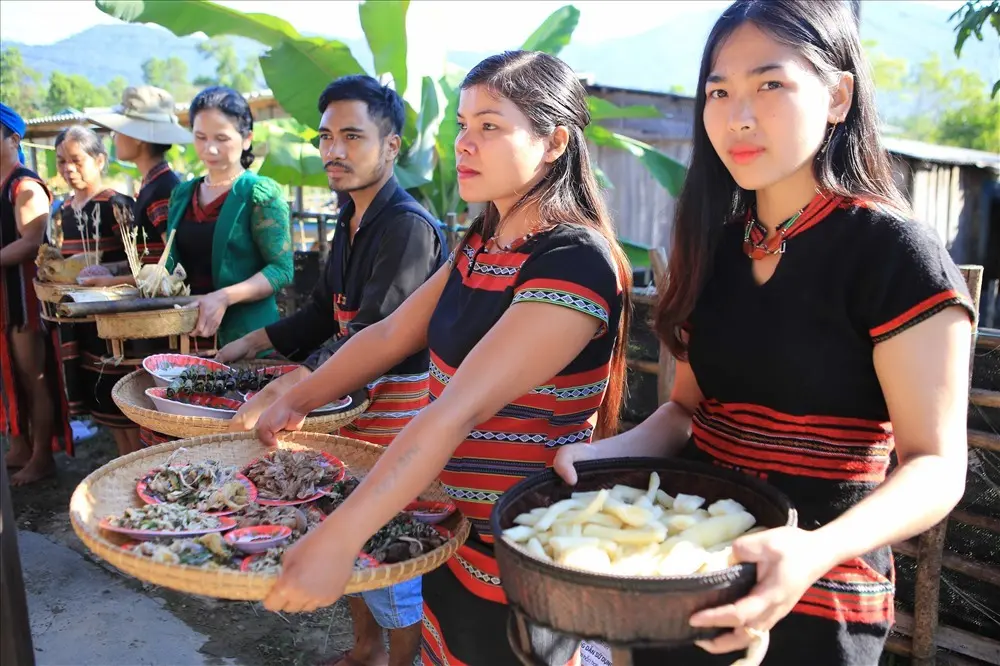 Lễ hội Tết A Za - Lễ hội Đón năm mới của người đồng bào Pa Cô ở Thừa Thiên - Huế