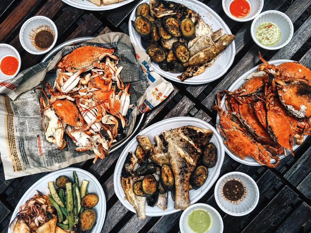 Đảo Điệp Sơn với con đường ẩn hiện độc đ&aacute;o nhất Việt Nam 12