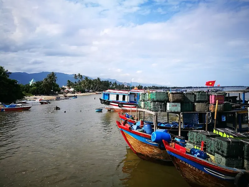 Đảo Điệp Sơn với con đường ẩn hiện độc đ&aacute;o nhất Việt Nam 11
