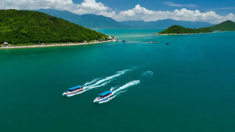 Đảo Điệp Sơn với con đường ẩn hiện độc đ&aacute;o nhất Việt Nam 4