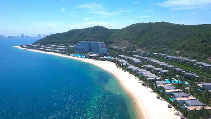 Kh&aacute;m ph&aacute; 8 b&atilde;i biển Kh&aacute;nh H&ograve;a với vẻ đẹp vạn người m&ecirc; 4