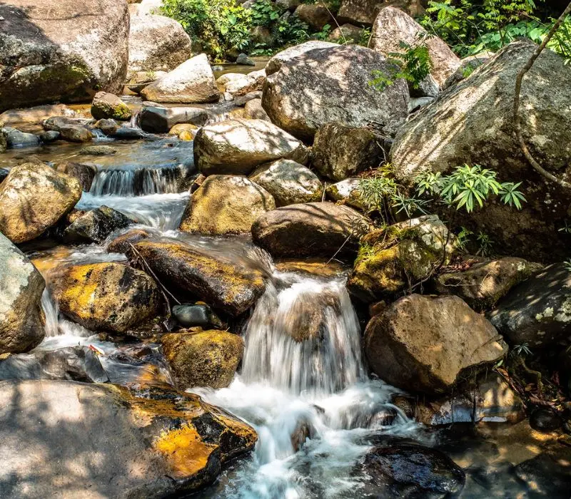 Suối Ti&ecirc;n Di&ecirc;n Kh&aacute;nh, thư gi&atilde;n giữa d&ograve;ng suối m&aacute;t lạnh 10