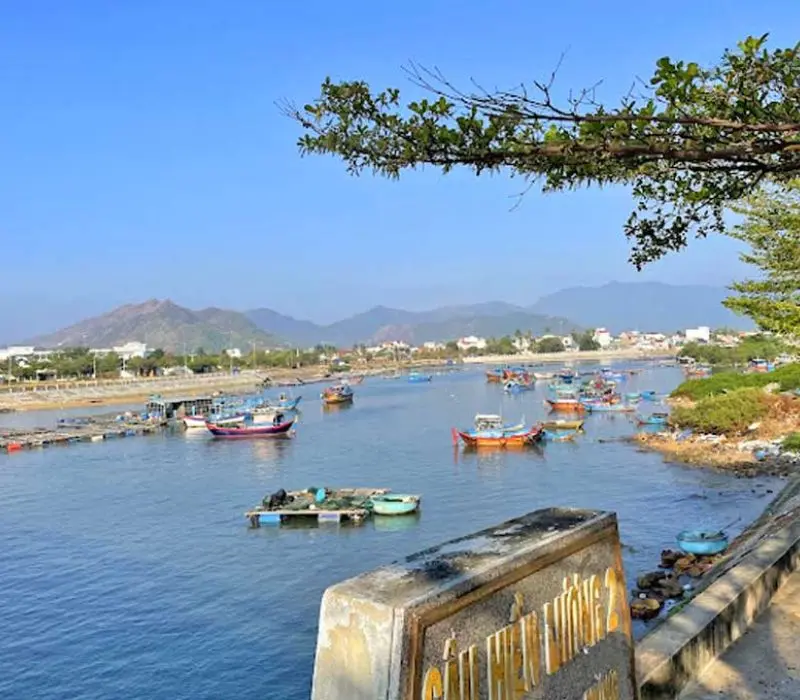 Thị trấn Vạn Gi&atilde;, vi&ecirc;n ngọc y&ecirc;n b&igrave;nh b&ecirc;n bờ biển Kh&aacute;nh H&ograve;a 4