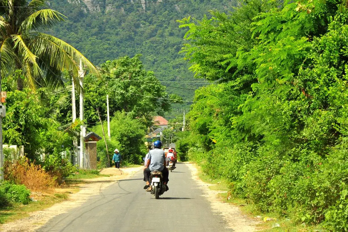 Vịnh Ninh V&acirc;n Kh&aacute;nh H&ograve;a: Ngất ng&acirc;y trước vẻ đẹp hoang sơ, l&atilde;ng mạn 6