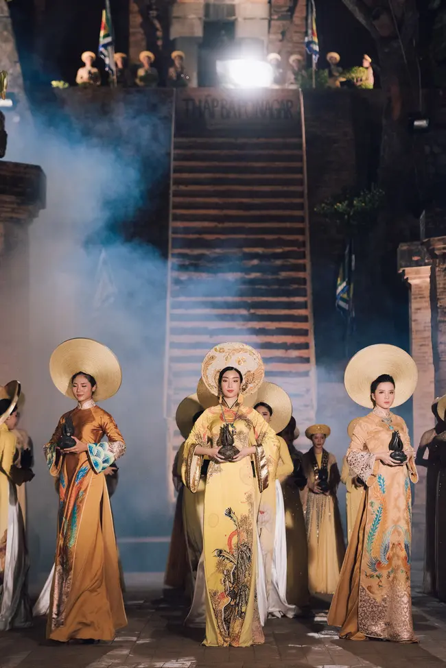Lễ hội Trầm Hương Kh&aacute;nh H&ograve;a - Lời cảm tạ s&acirc;u sắc đến nữ thần Ponagar - B&agrave; Mẹ Xứ Sở 8