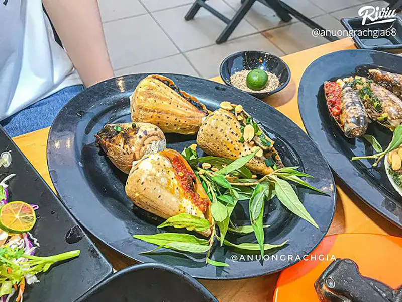 Gh&eacute; Nhậu L&agrave; Ph&ecirc; đ&aacute;nh ch&eacute;n thả ga c&ugrave;ng hội bạn th&acirc;n 6