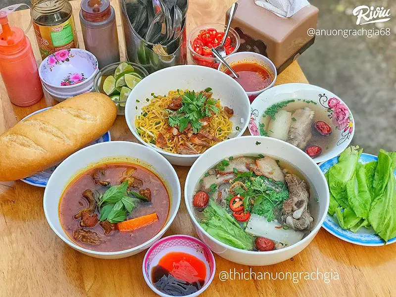 Hủ tiếu sườn hầm thảo mộc, qu&aacute;n ngon b&igrave;nh d&acirc;n tại Ki&ecirc;n Giang 3